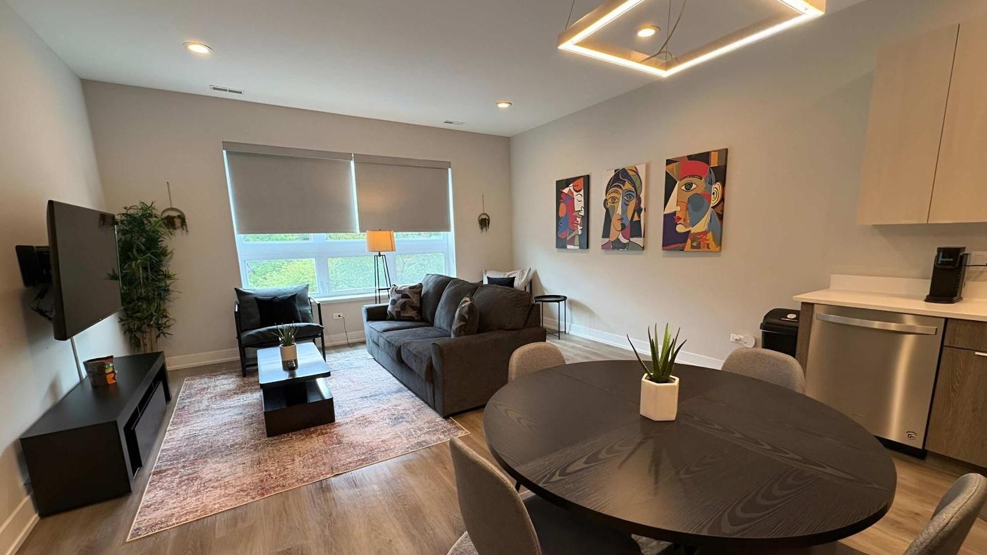 Sleek Style 3br Haven - Free Parking - Ashland 2n Apartment Chicago