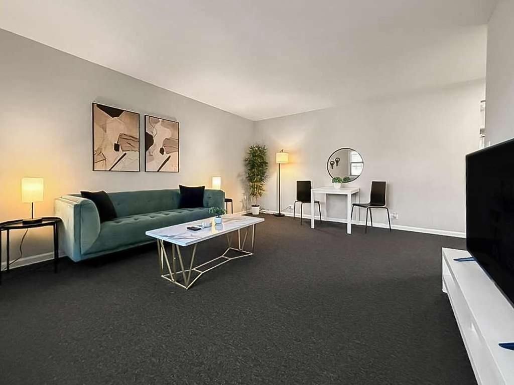 Apartment Cozy 1br Near Dining & Shops - Kimball C2 Chicago