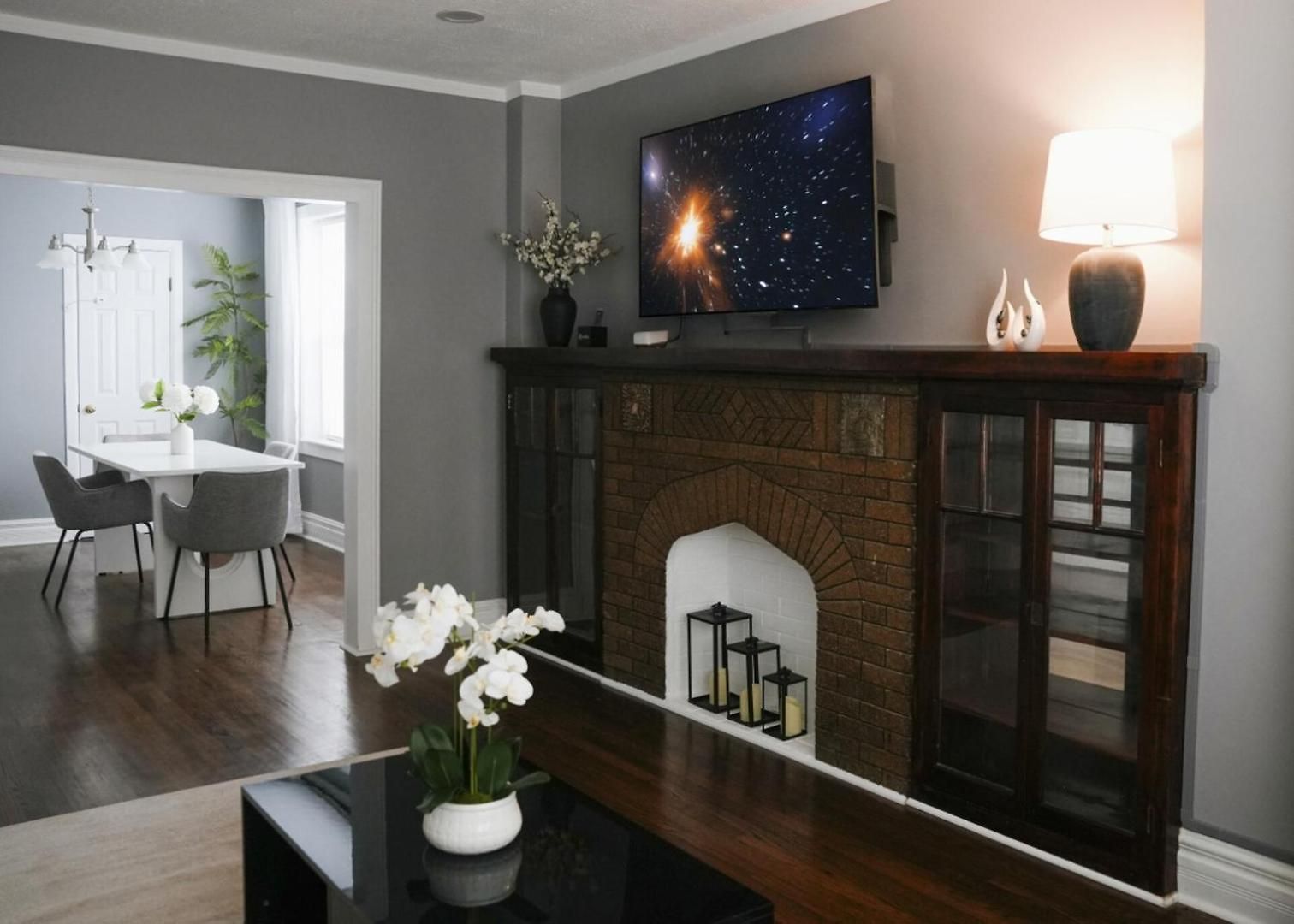 2br W/ Workspace - Coffee Bar - Near Transit Apartment
