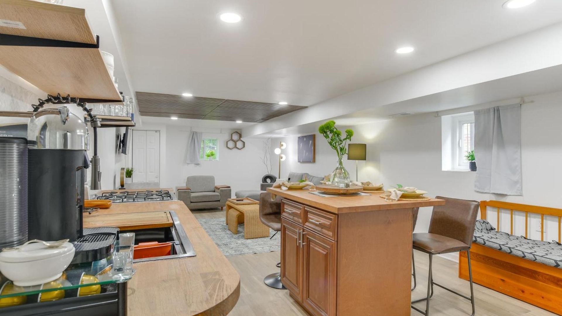 Apartment 2 Mi To Logan Square: Pet-friendly Urban Oasis! Chicago