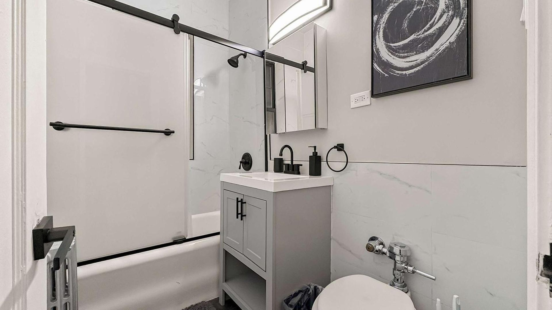 Spacious 4br Retreat - Chase E1 Apartment