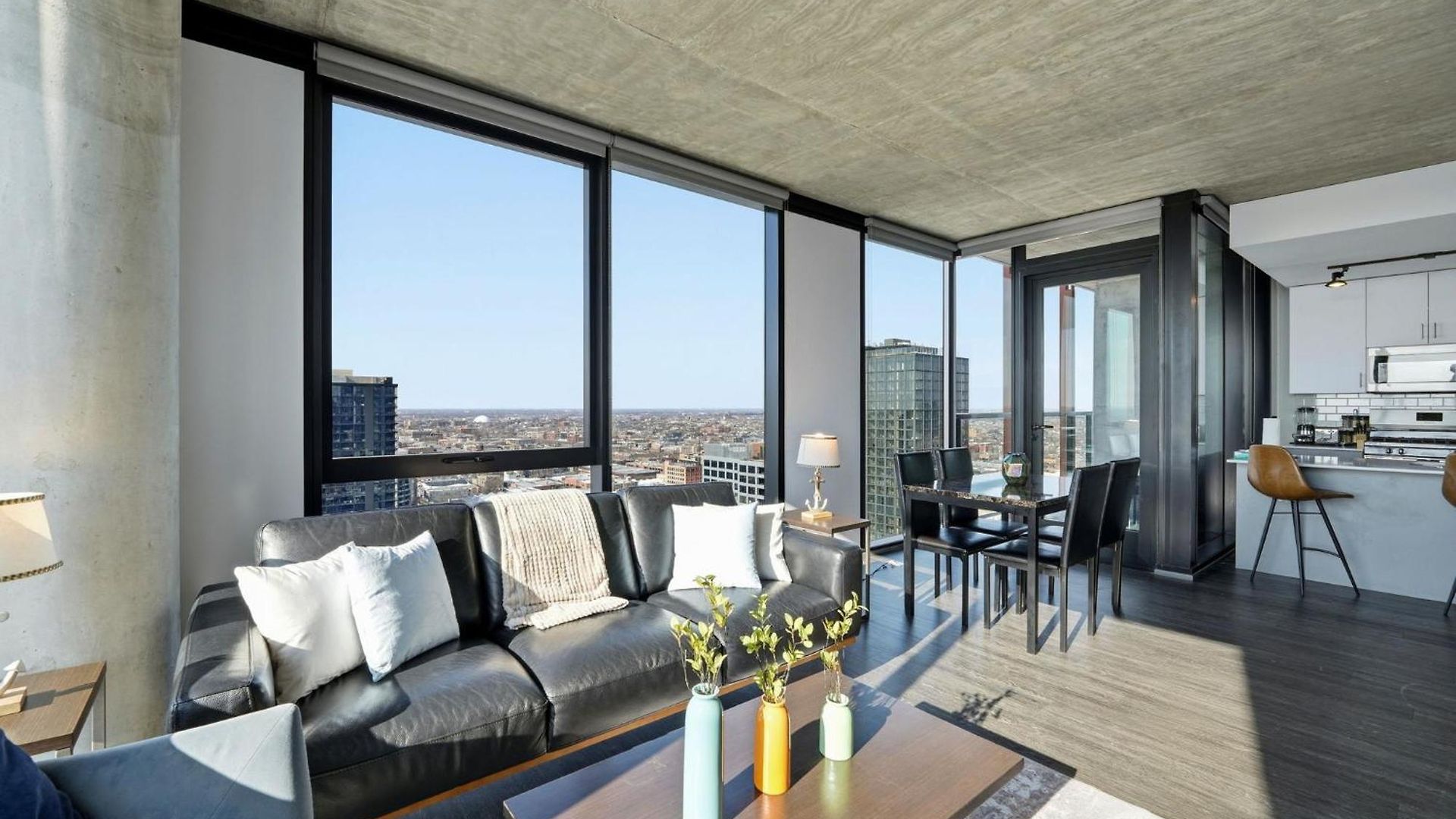 2br Designer Loft Modern Luxe In Center Apartment