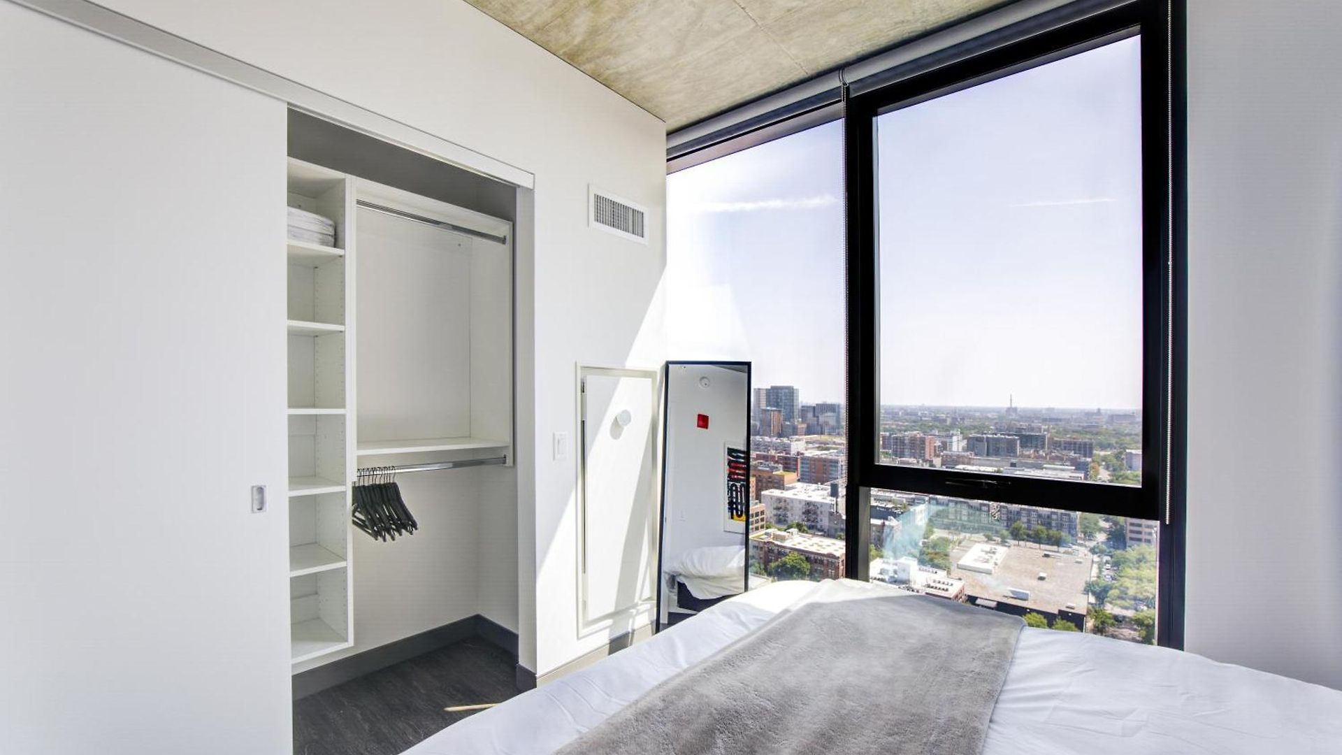 2br Designer Loft Modern Luxe In Center Apartment Chicago