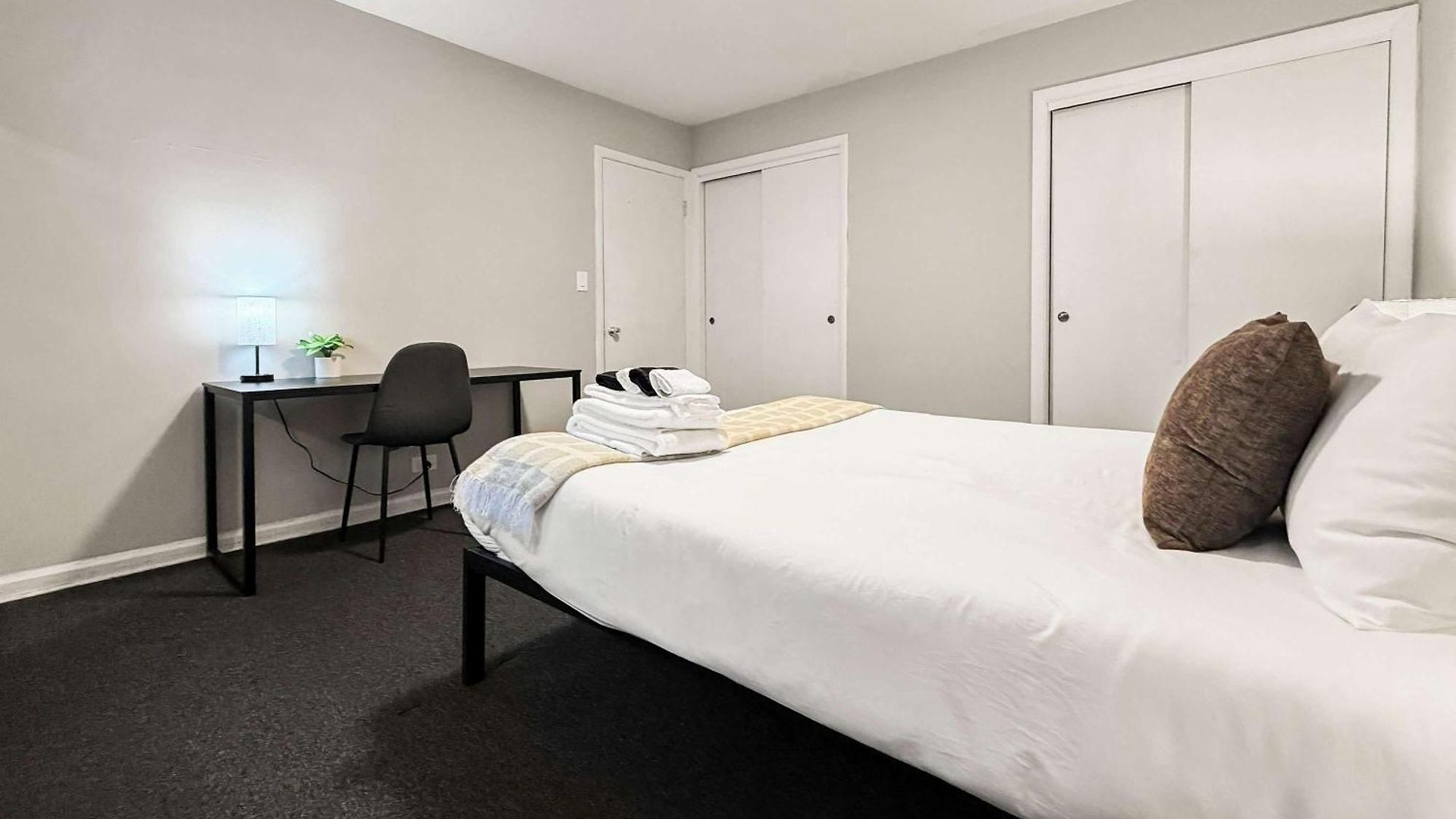 Cozy 1br Near Dining & Shops - Kimball C2