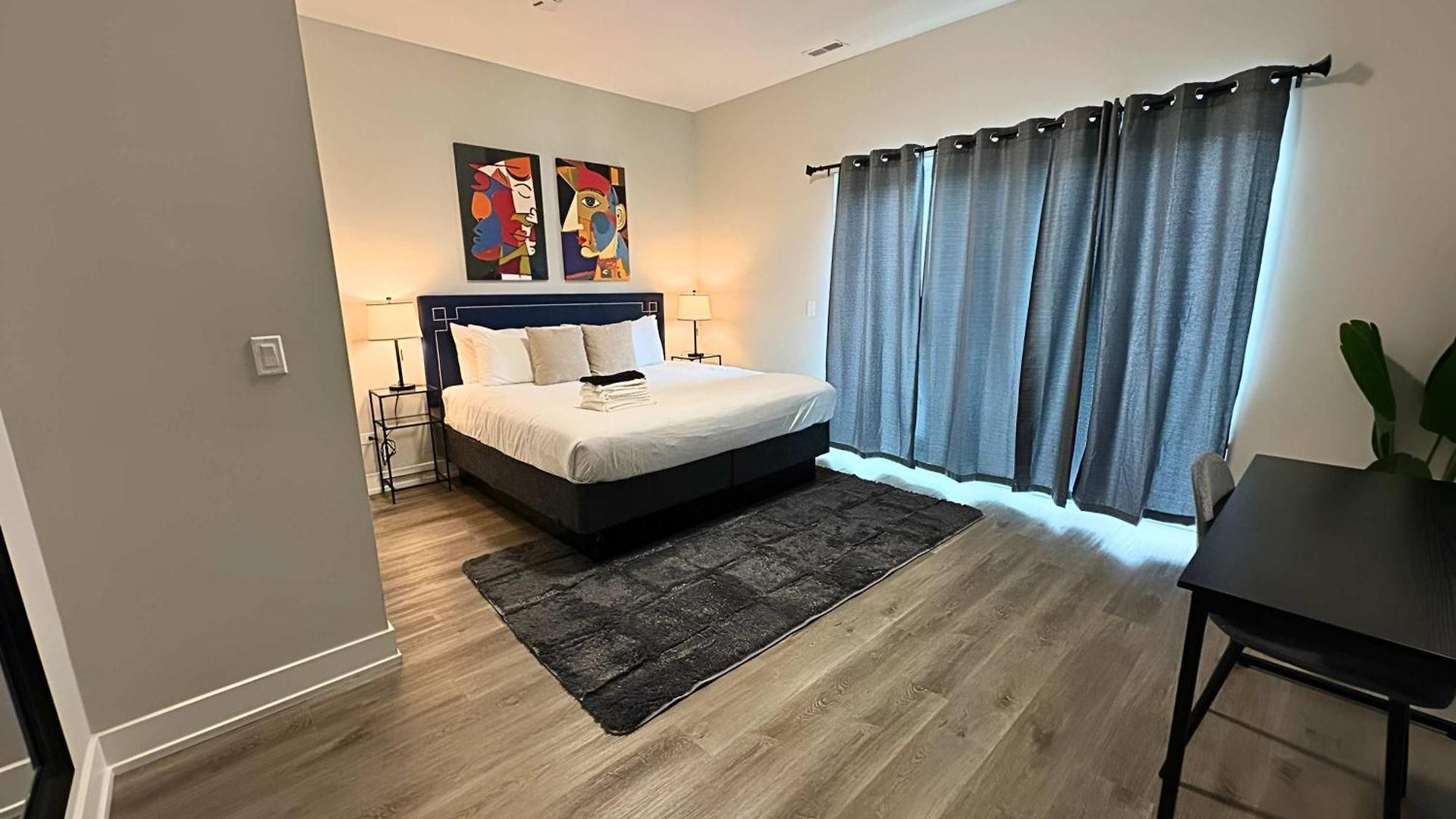 Sleek Style 3br Haven - Free Parking - Ashland 2n Chicago
