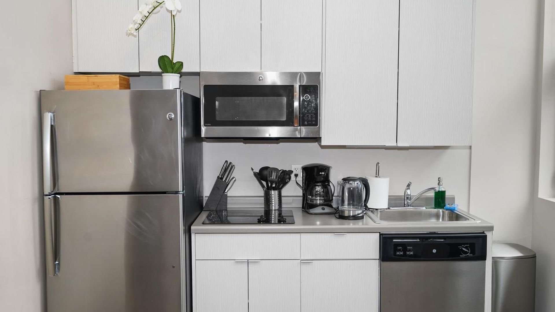 Mccormick Place 2br Oasis With Optional Parking, Patio, Gym For Up To 6 Guests Near Museum Campus, Grant Park & Soldier Field Apartment Chicago