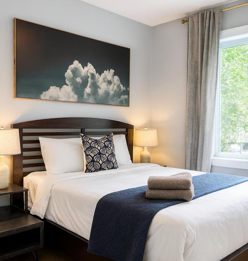 Apartment Dreams - Designer Style - - Sleeps 7