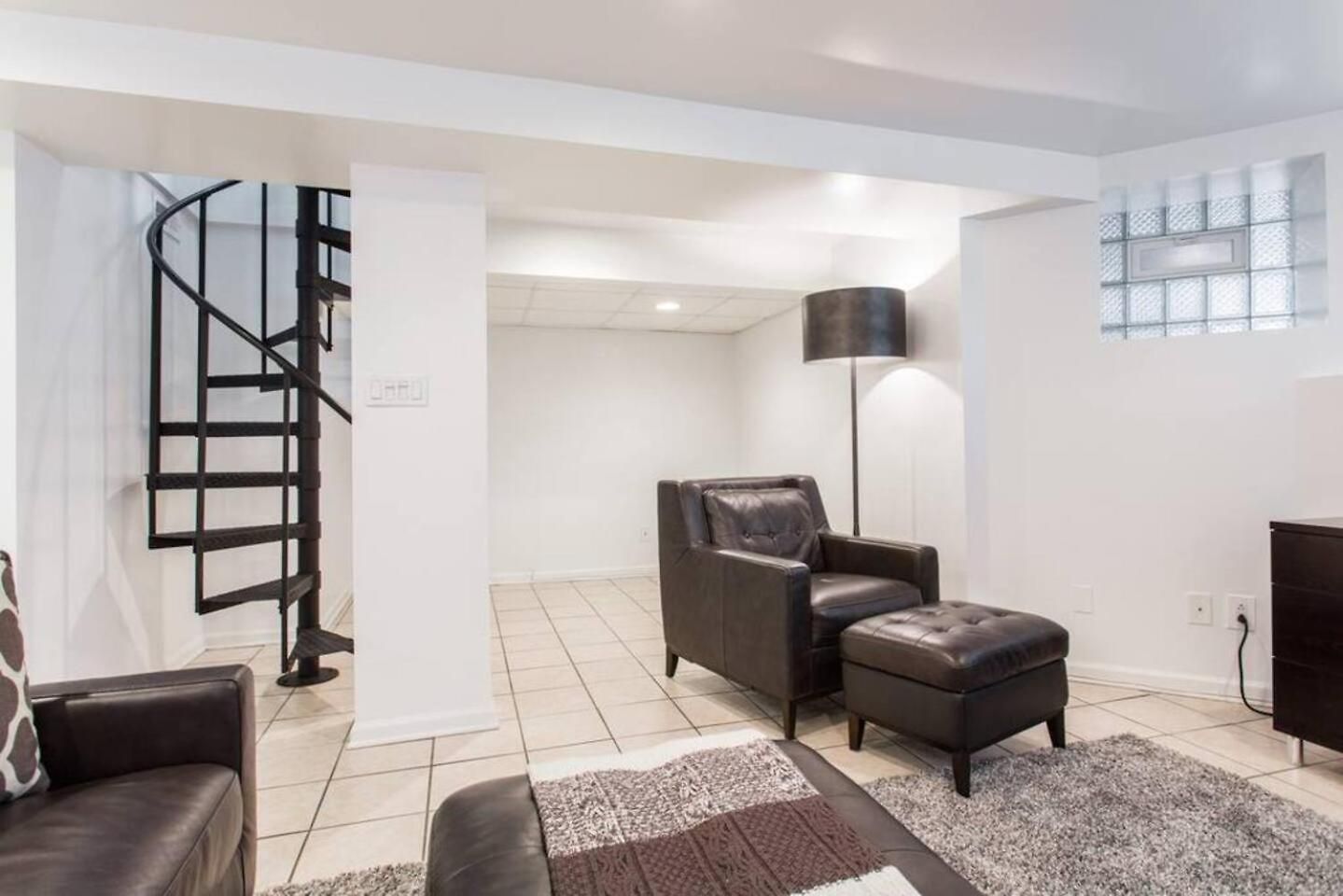 Apartment The Wrigleyville Deluxe -steps From Wrigley Sleeps 10 *
