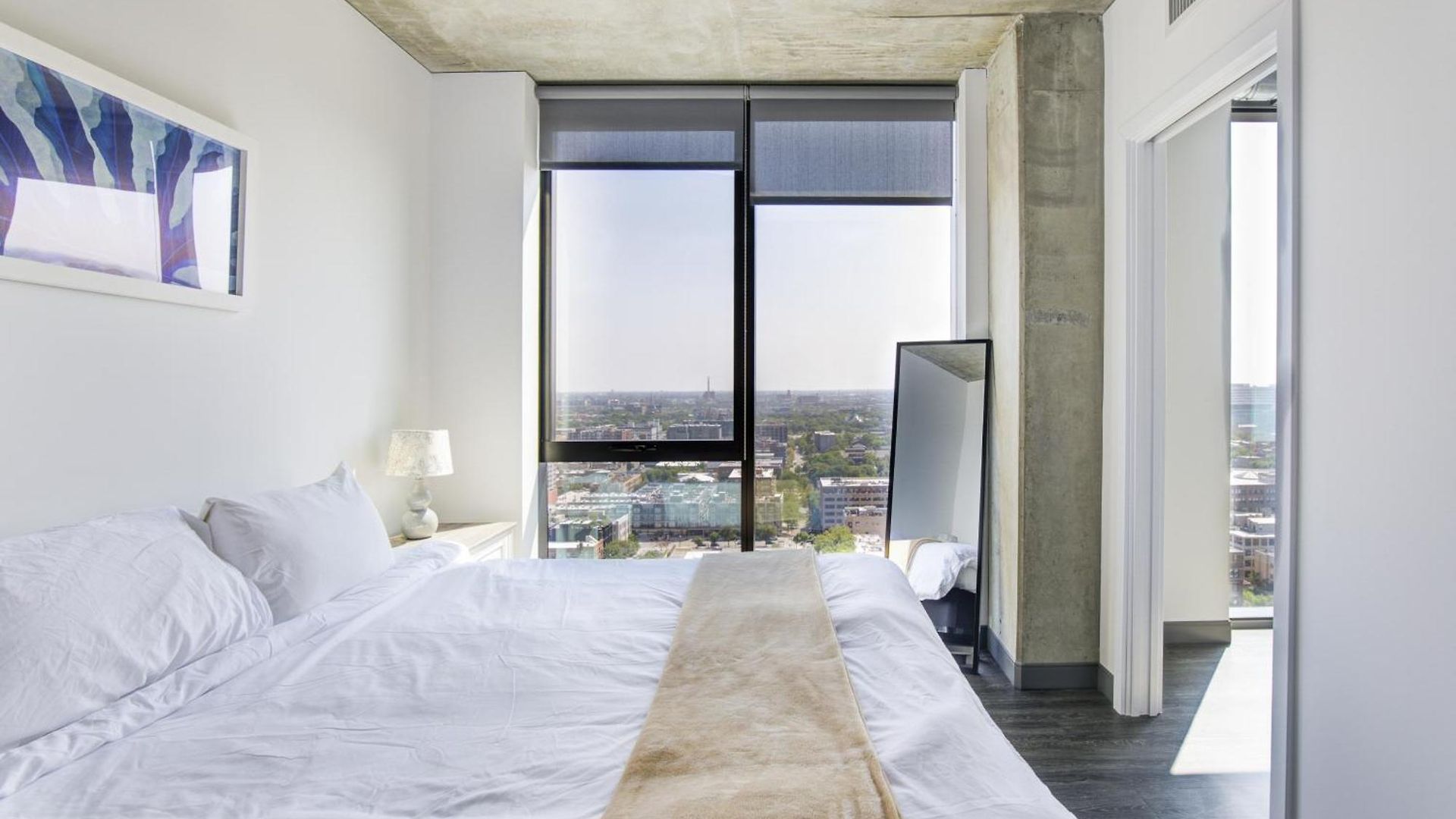 2br Designer Loft Modern Luxe In Center *
