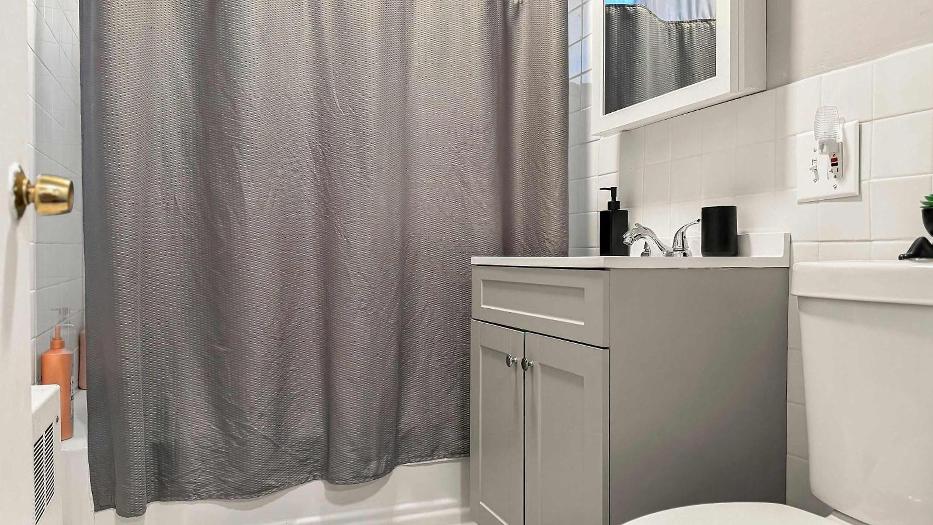 Cozy 1br Near Dining & Shops - Kimball C2 *