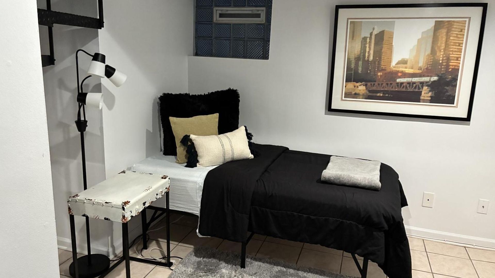 Apartment The Wrigleyville Garden 200 Steps To Wrigley-2br *