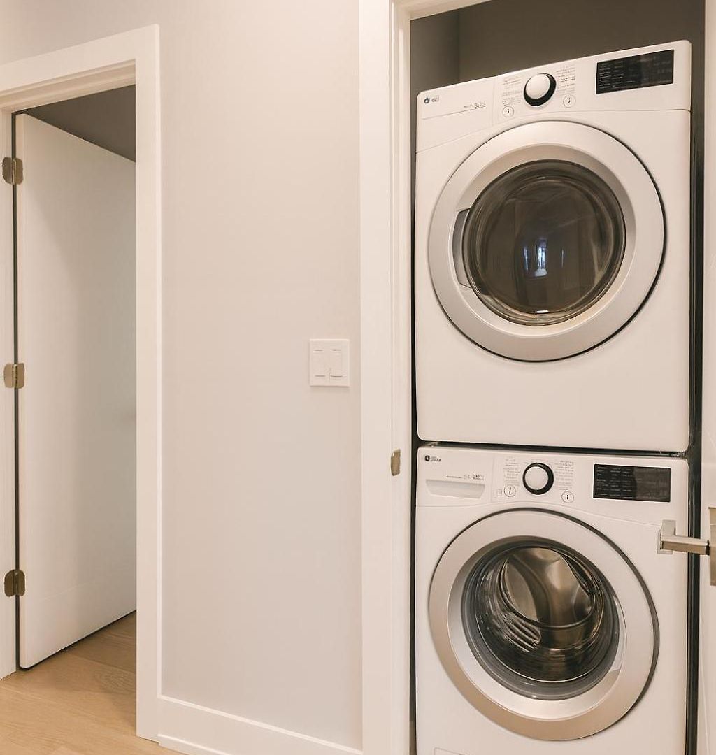 Dreams - Designer Style - - Sleeps 7 Apartment *