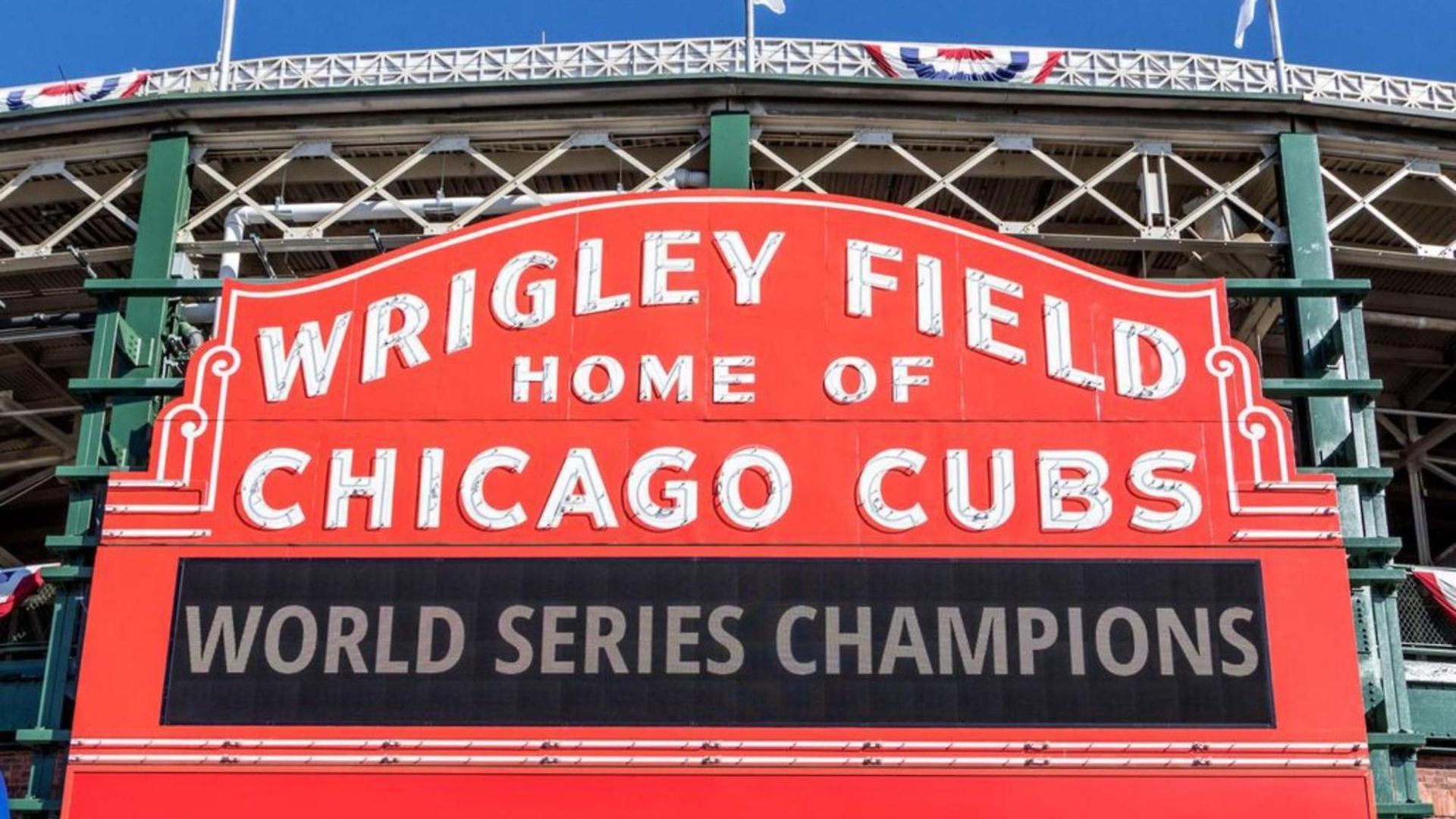The Wrigleyville Vip-200 Steps From Wrigley Field * Chicago