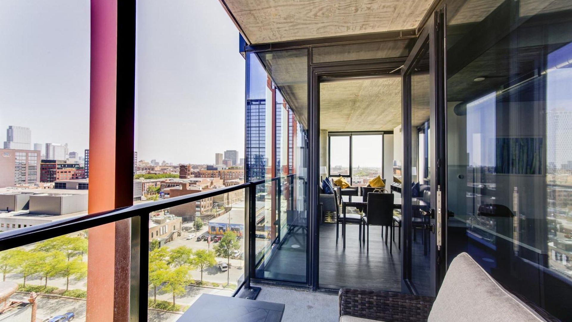 2br Designer Loft Modern Luxe In Center *