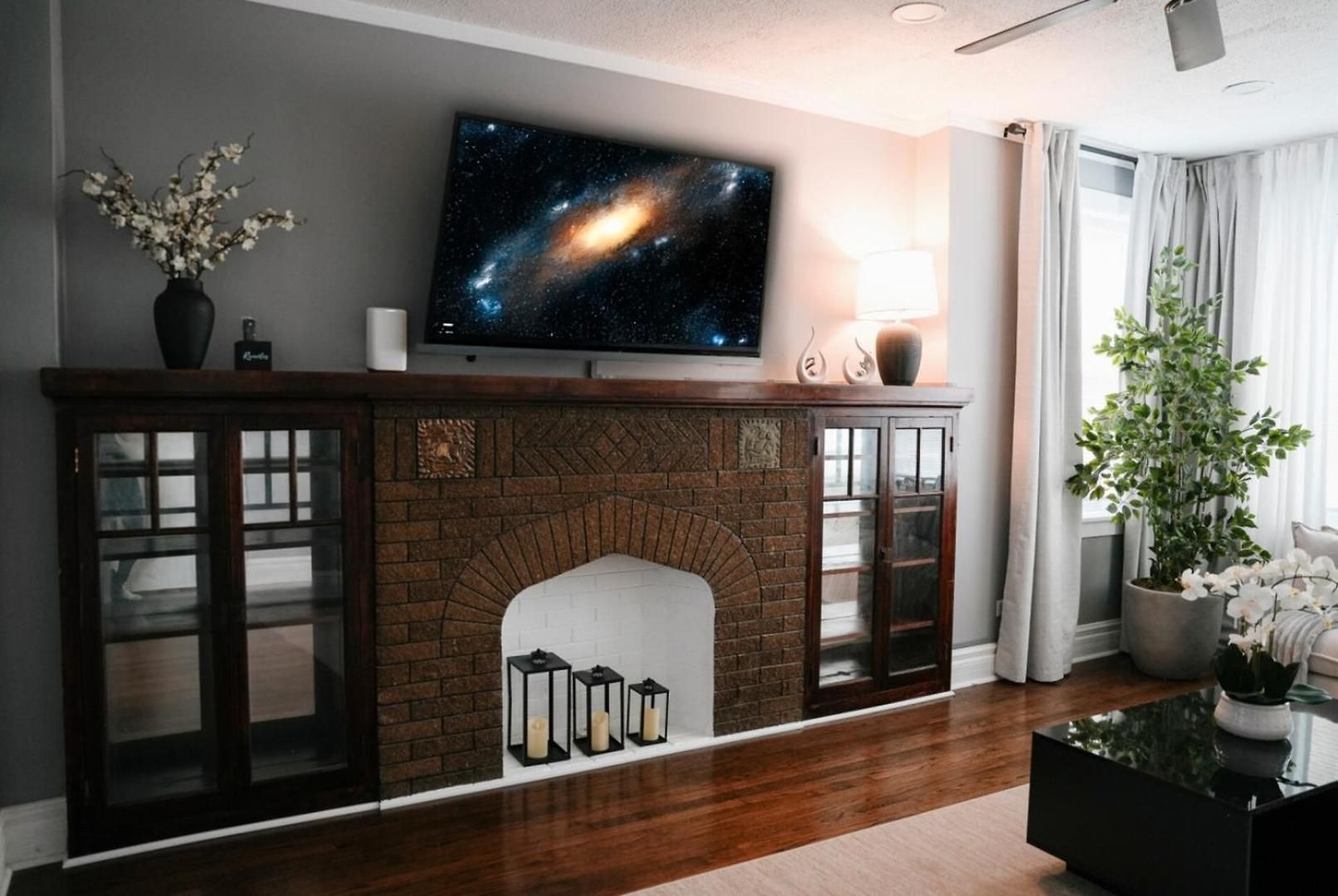 2br W/ Workspace - Coffee Bar - Near Transit