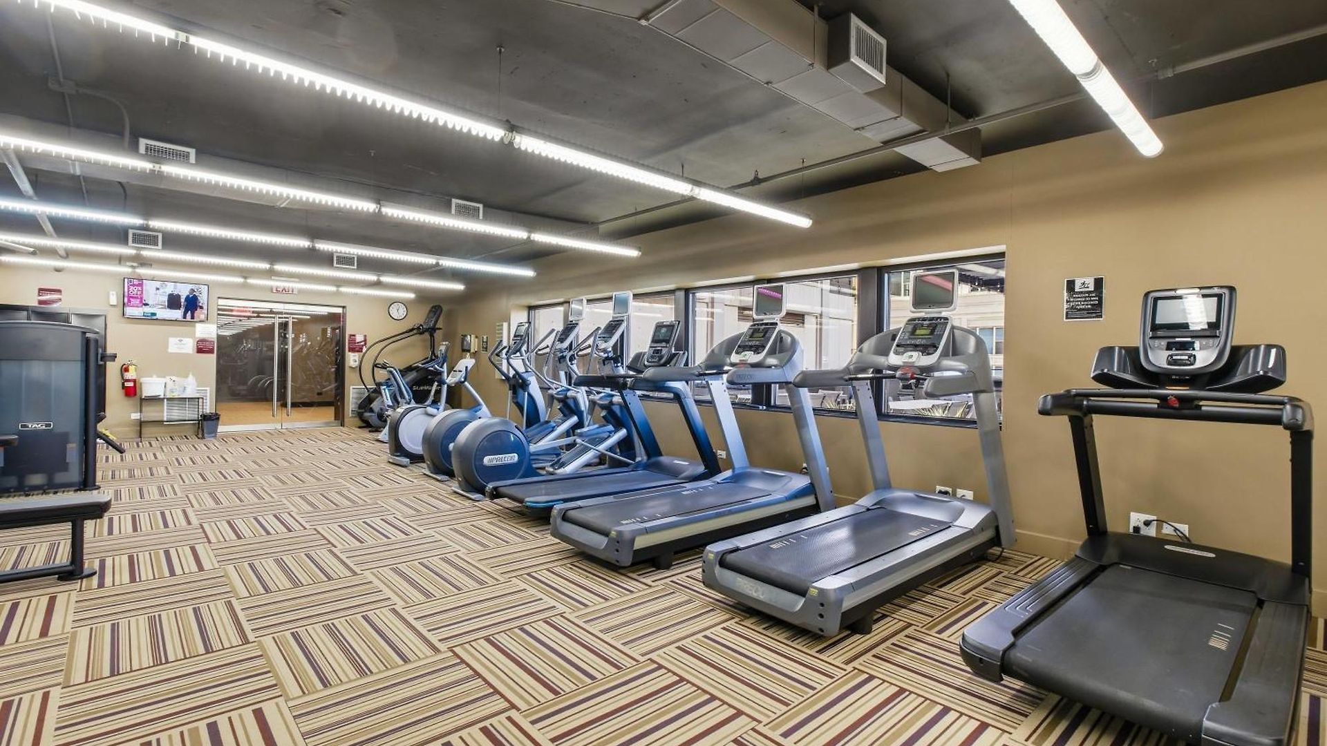 2bd River North With Million Dollar Views! *