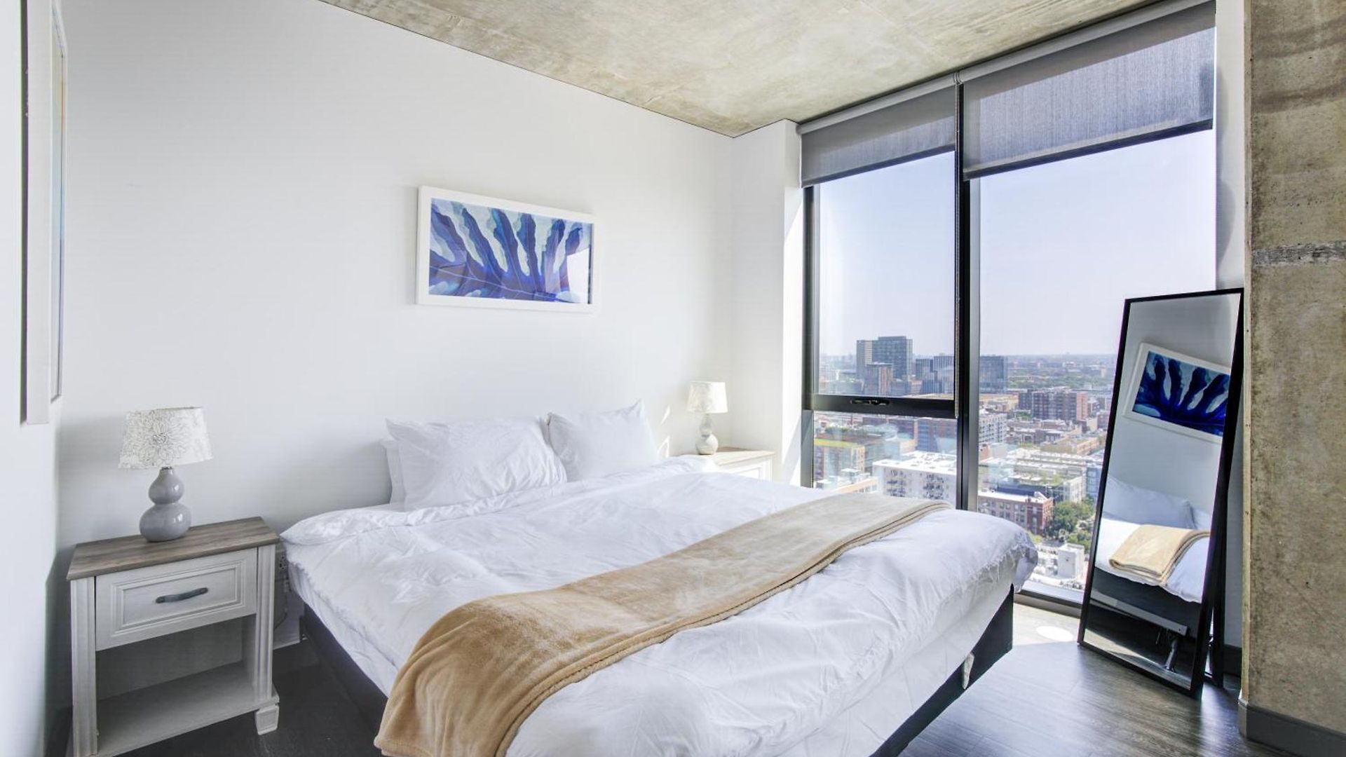 2br Designer Loft Modern Luxe In Center *