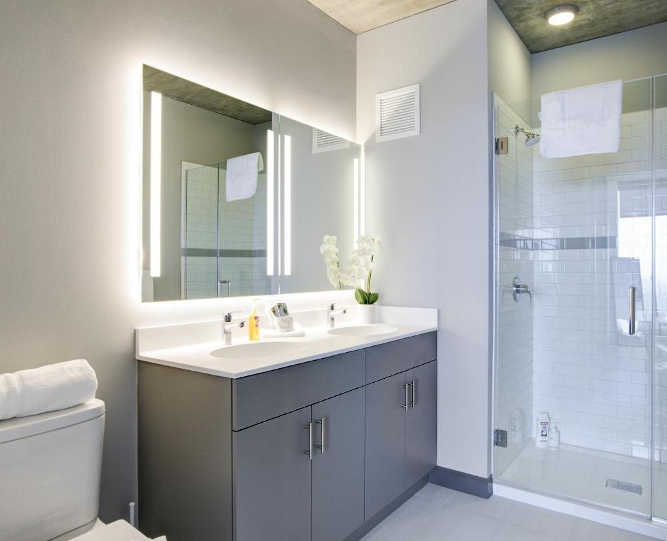 2br Designer Loft Modern Luxe In Center Apartment *