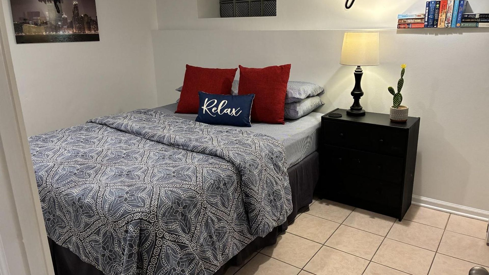 The Wrigleyville Deluxe -steps From Wrigley Sleeps 10 * Chicago