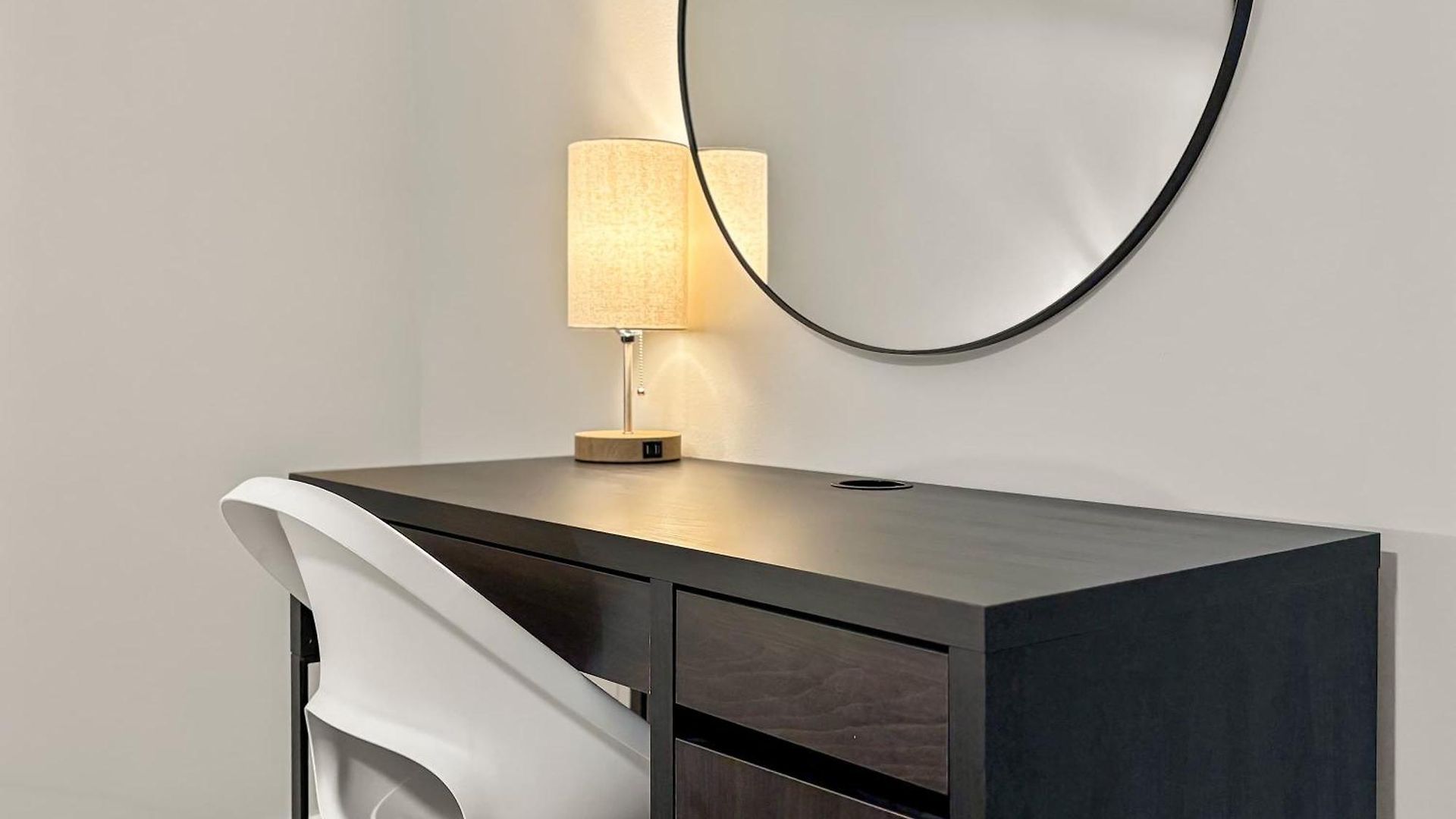 Spacious 4br Retreat - Chase E1 * Chicago