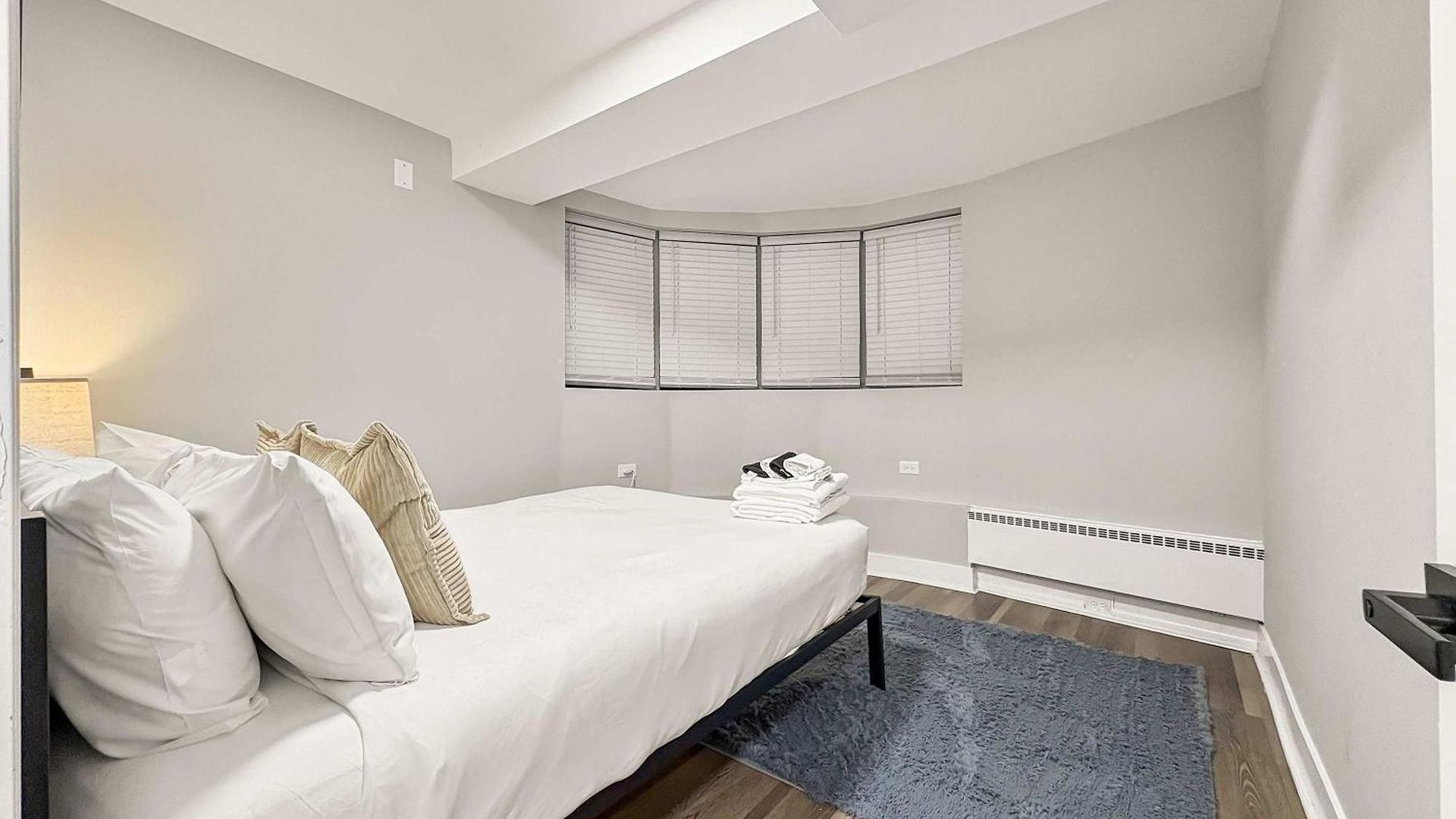 Spacious 4br Retreat - Chase E1 Chicago