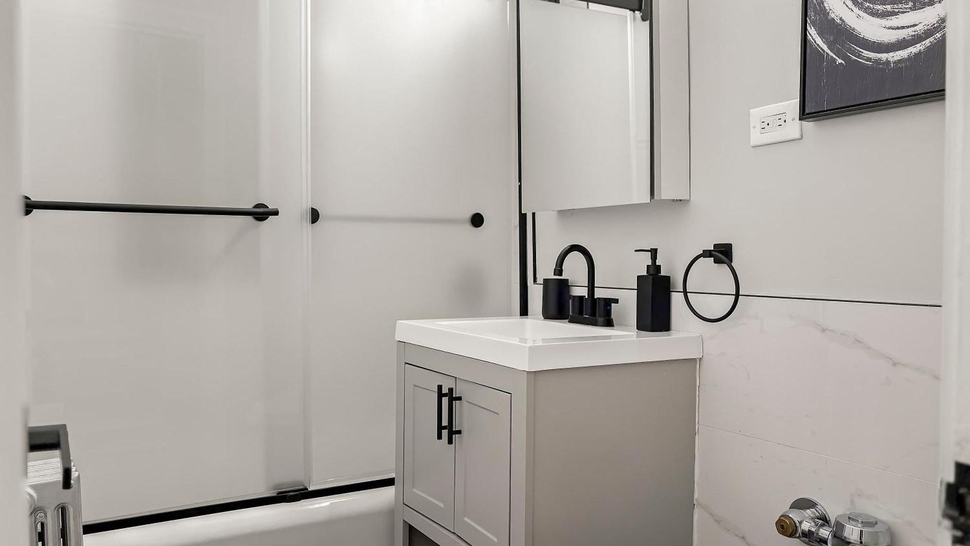 Spacious 4br Retreat - Chase E1 * Chicago
