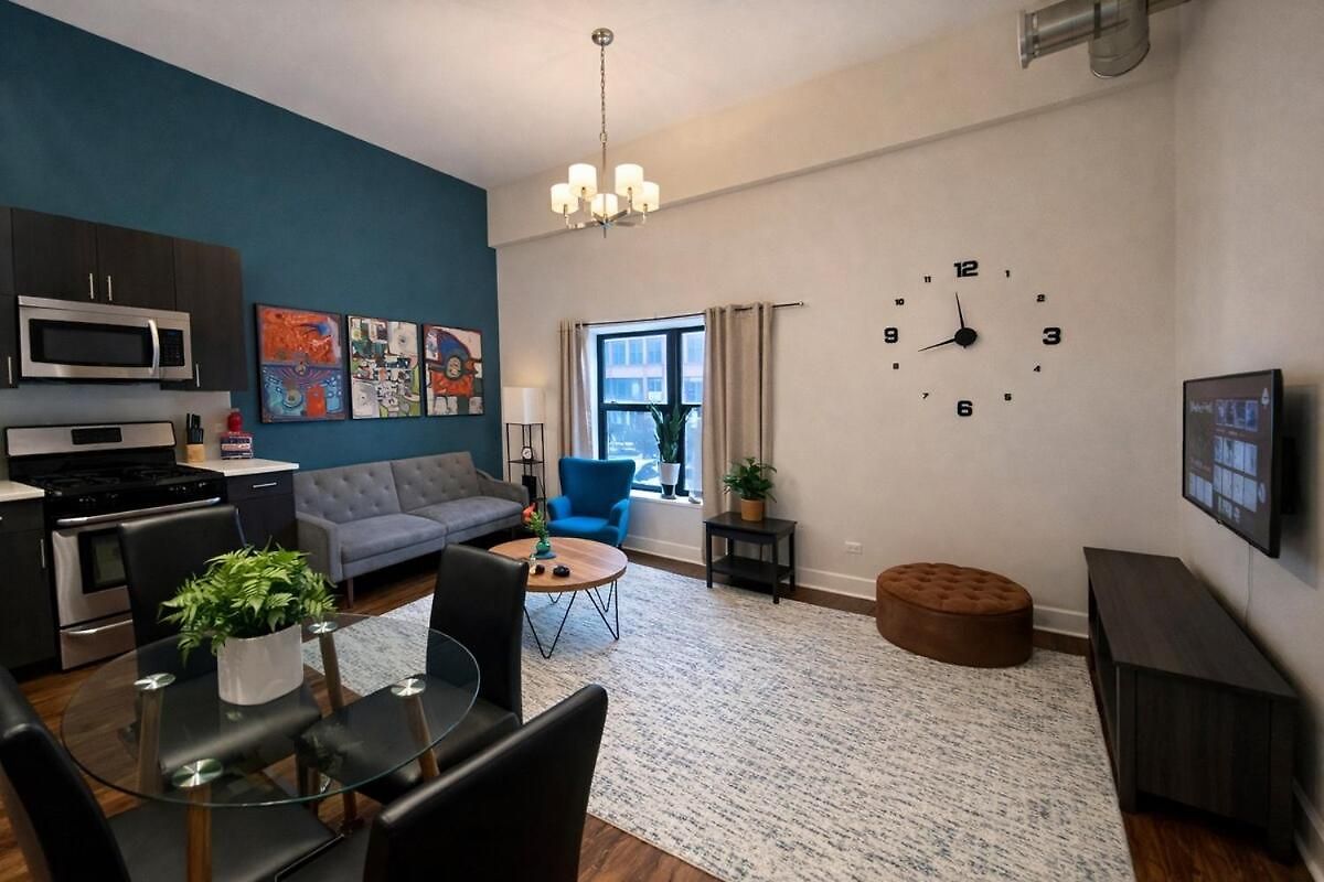 Mccormick Place 420 Friendly 3br In Downtown With Optional Parking Sleeps 8 Guests Near Soldier Field, Grant Park And Lakefront Trail Apartment Chicago