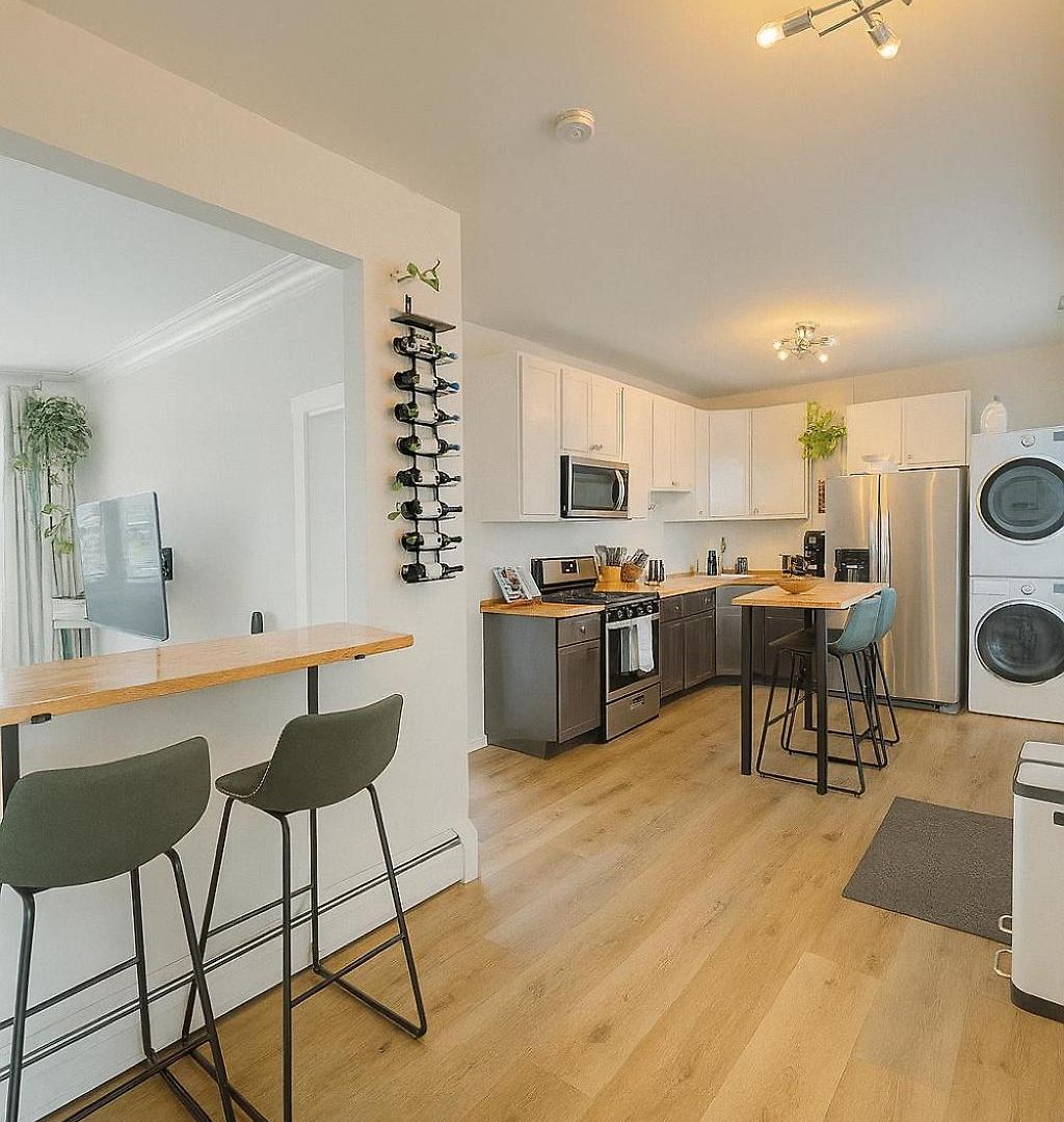Beautiful 2bd 1ba * Chicago