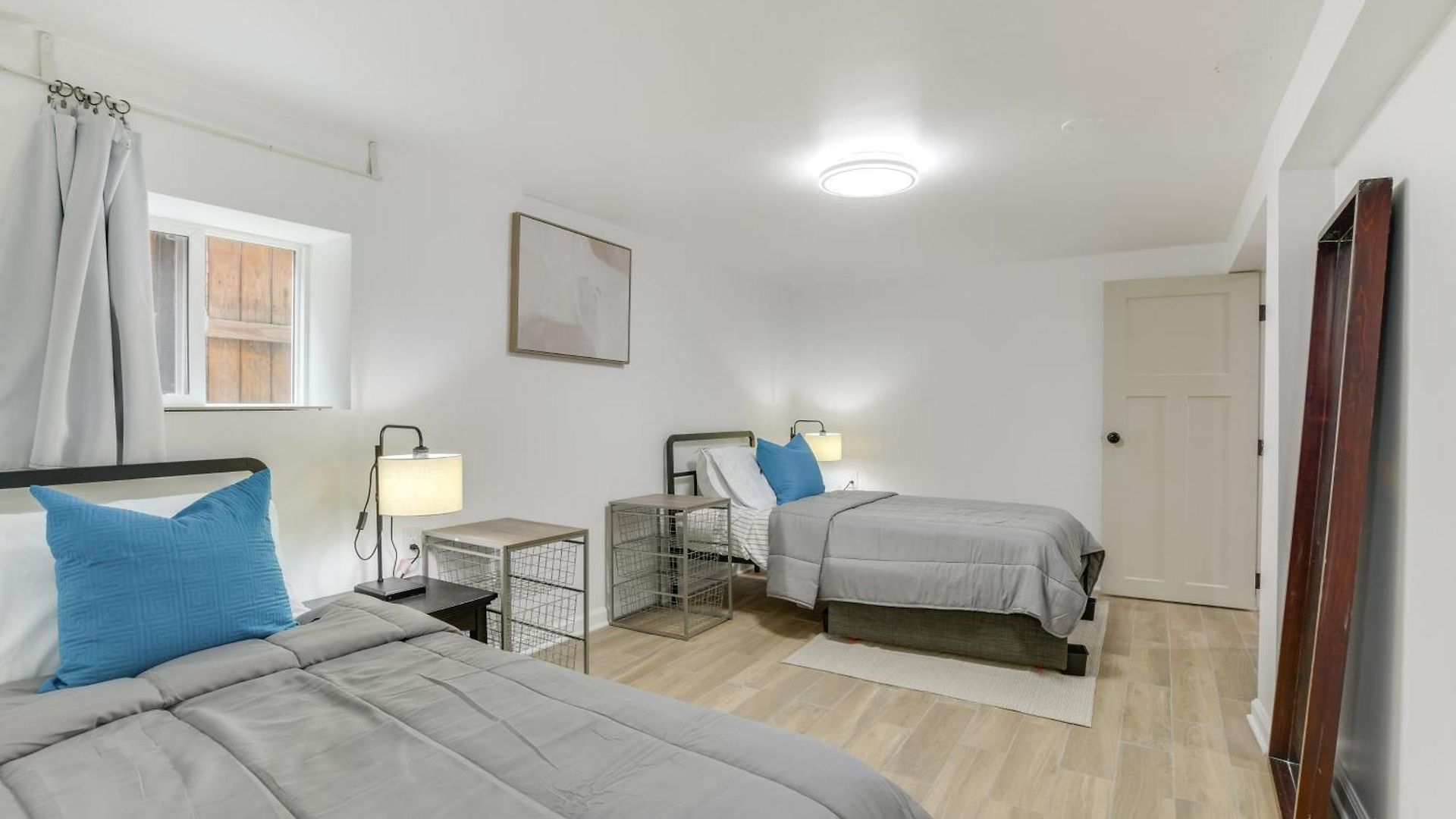 2 Mi To Logan Square: Pet-friendly Urban Oasis! *