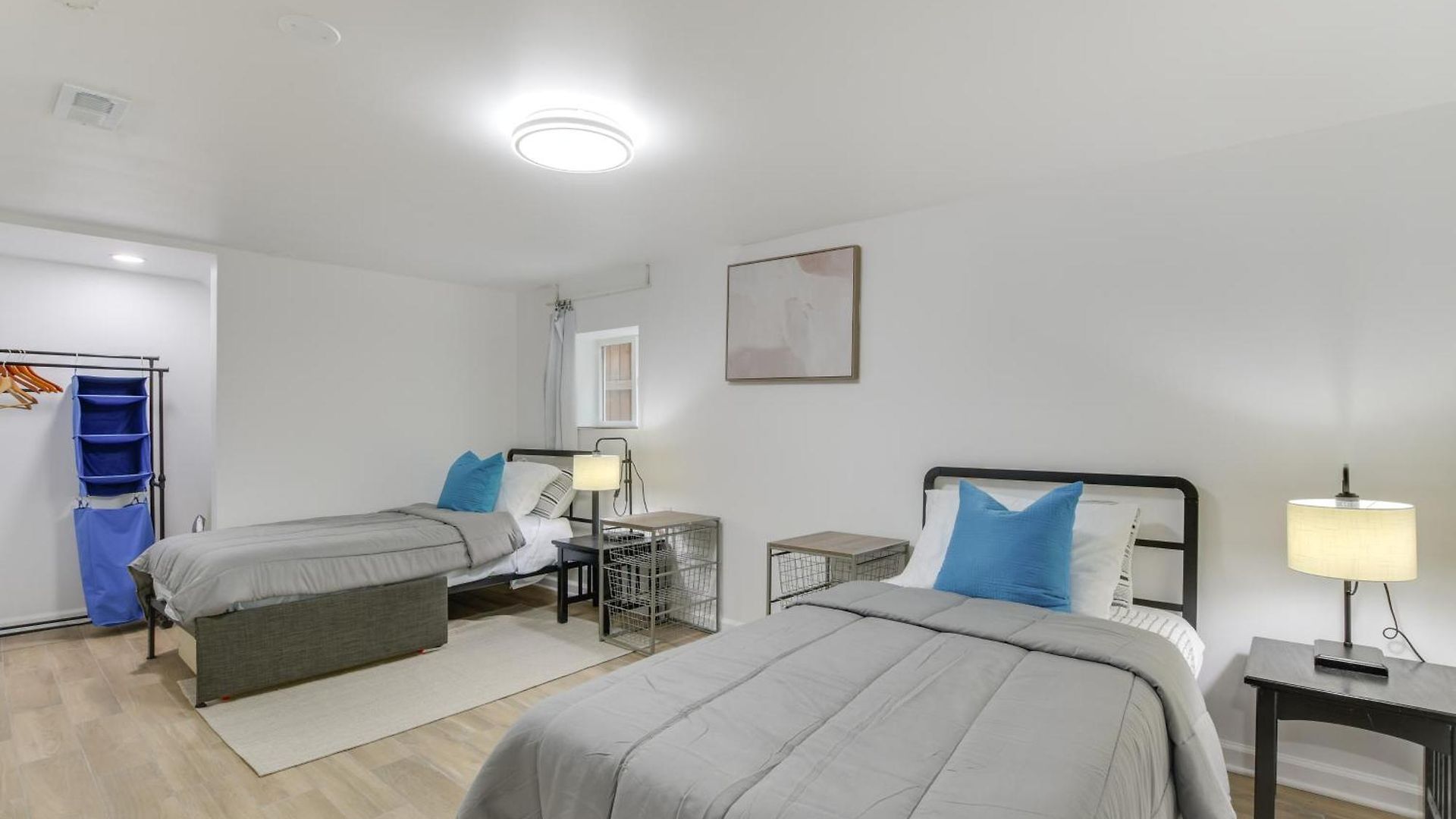 2 Mi To Logan Square: Pet-friendly Urban Oasis!