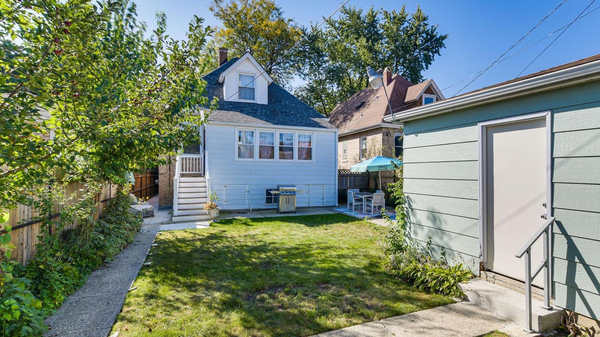 2 Mi To Logan Square: Pet-friendly Urban Oasis! *