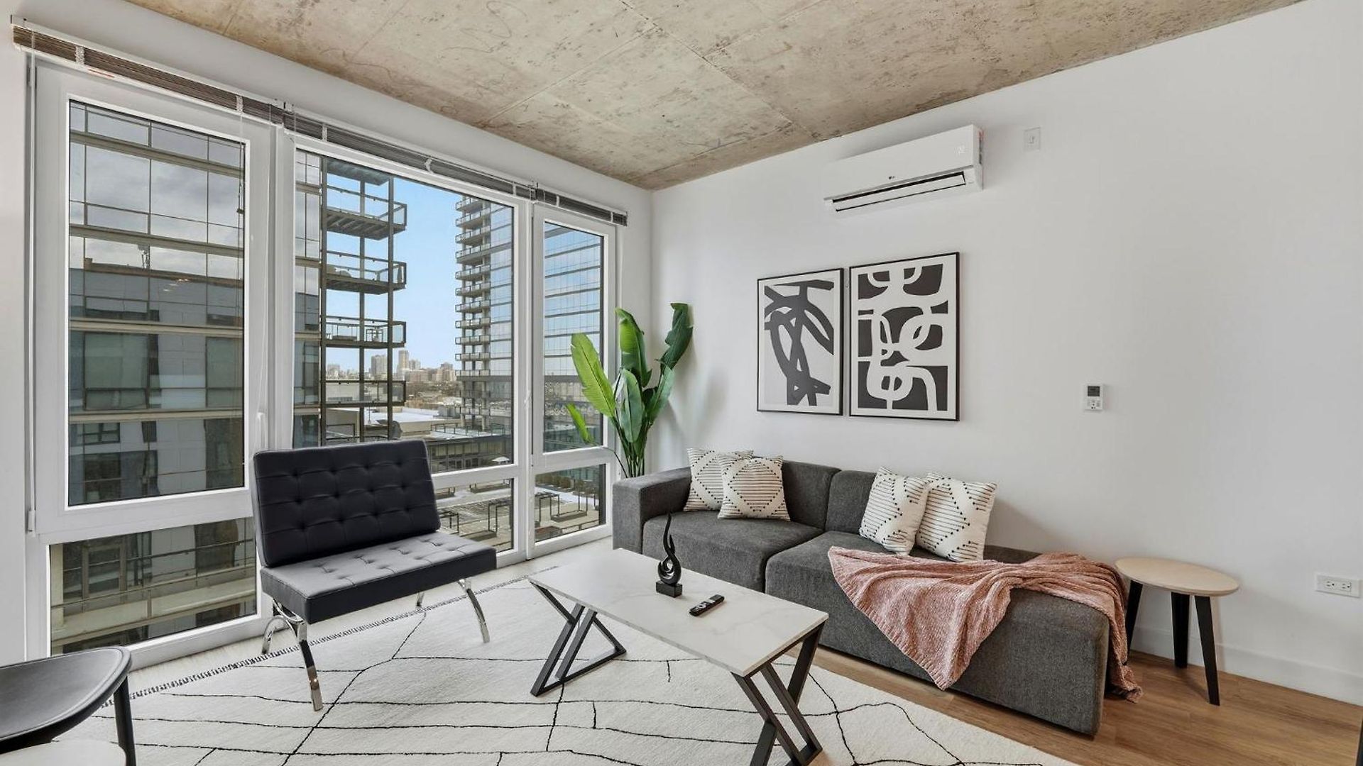 Envitae 4br Modern Sleek * Chicago