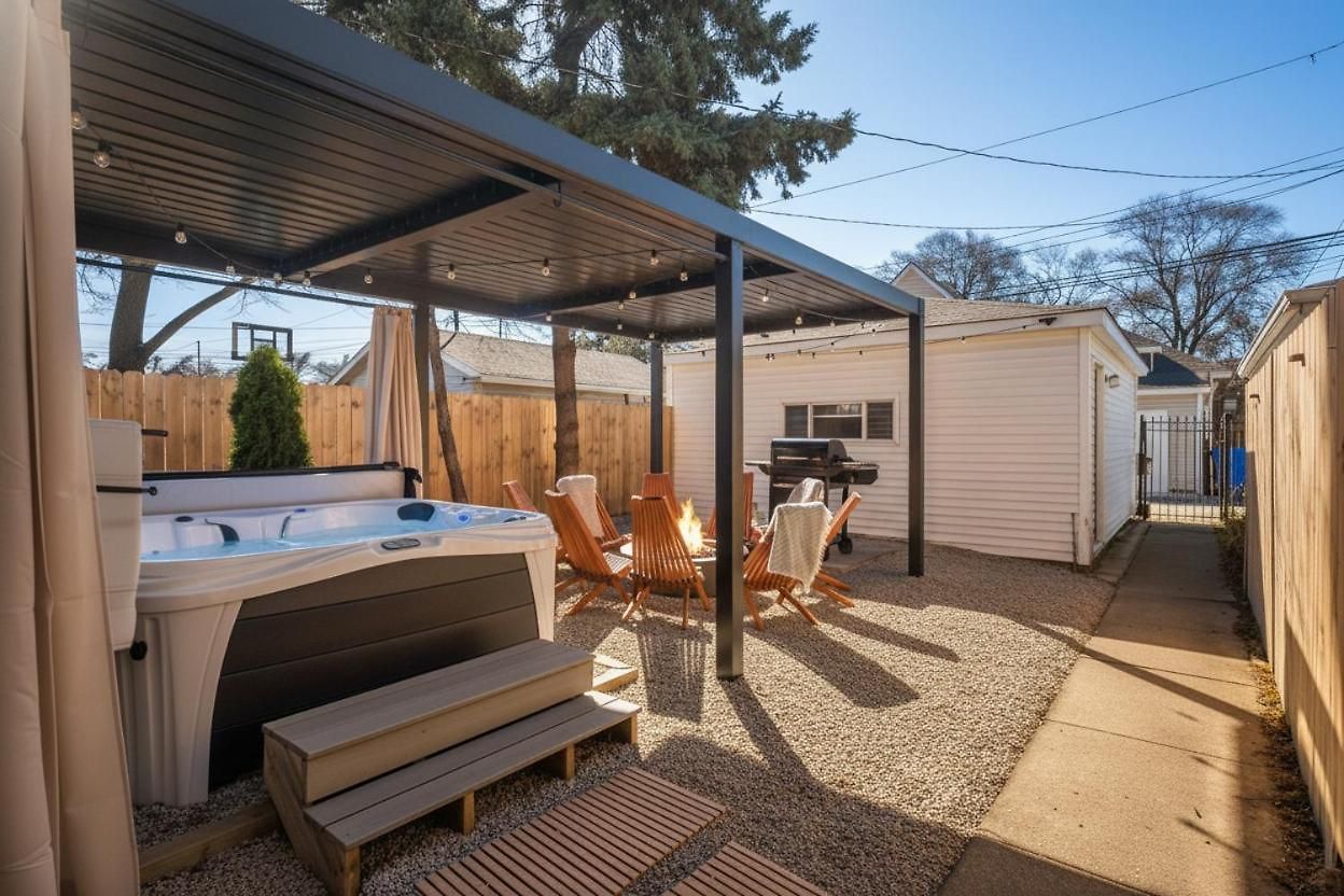 The Retreat - Hot Tub, Theater, Game Room, Fire Pit, Bar, Sleeps 14 Holiday home *