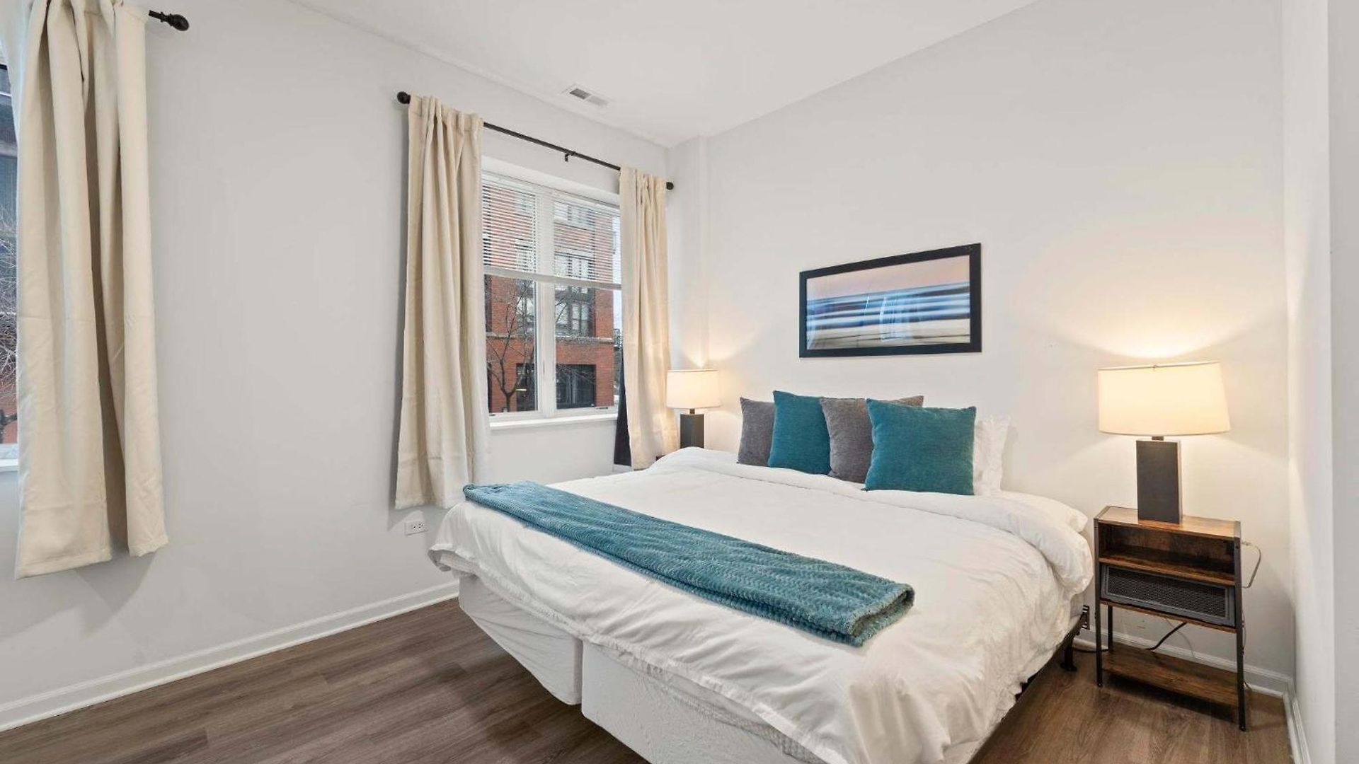 Stylish 3br Gem In Prime Location Chicago