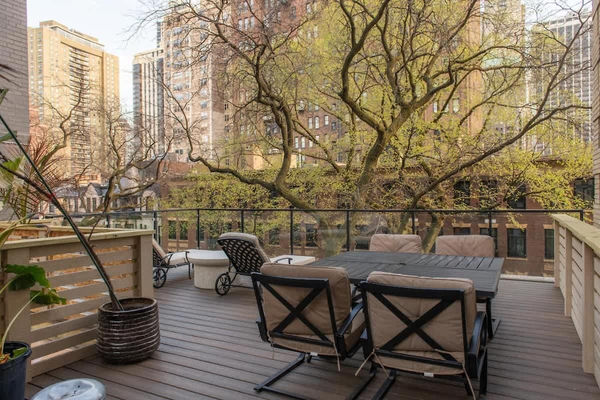 Luxury Gold Coast Penthouse With Deck & Views Holiday home *