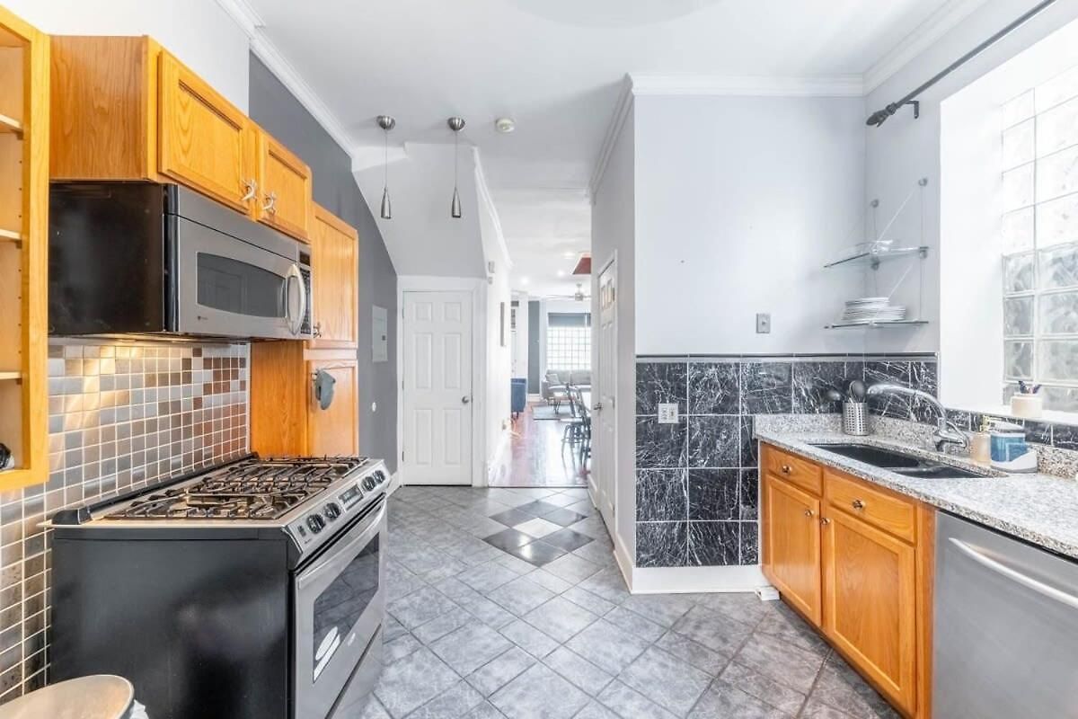 Modern 4 Bedroom Greystone Chicago