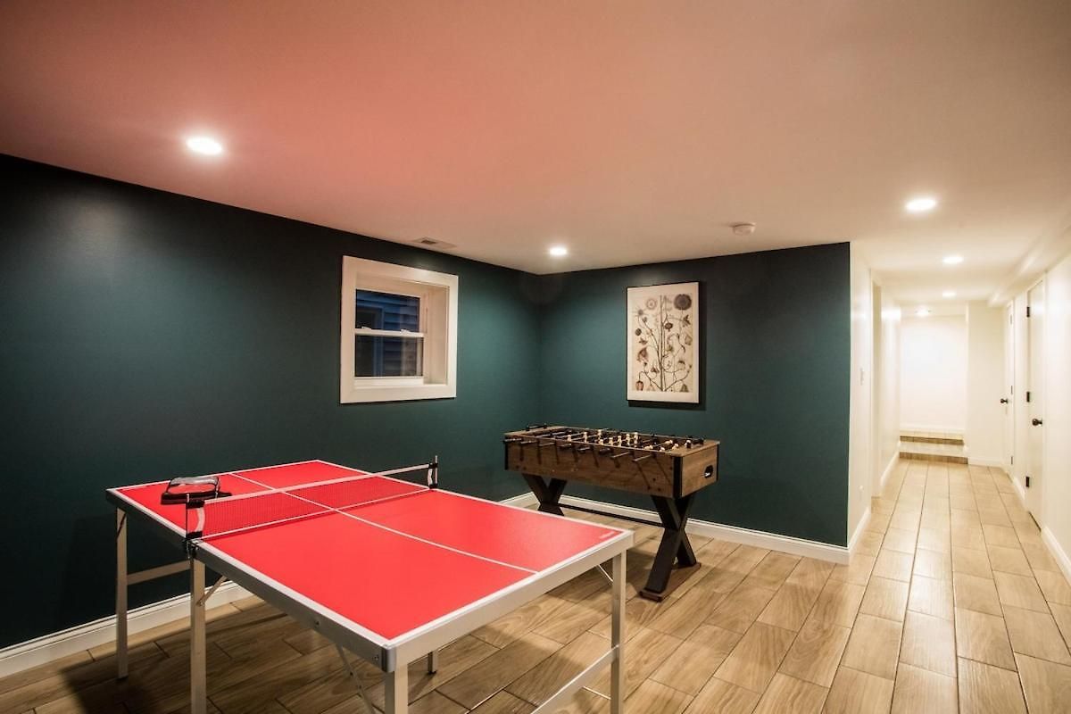 The Retreat - Hot Tub, Theater, Game Room, Fire Pit, Bar, Sleeps 14