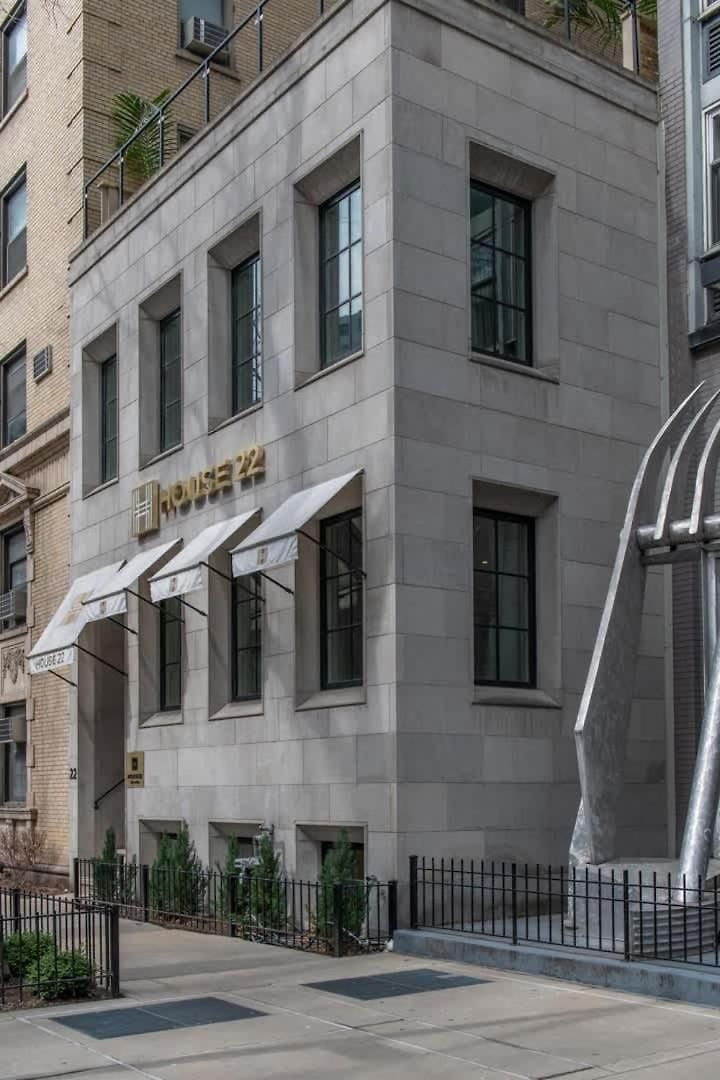 Luxury Gold Coast Penthouse With Deck & Views * Chicago