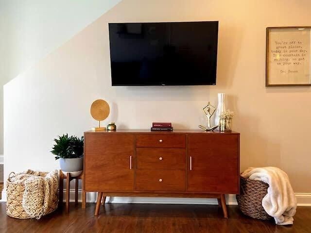 Modern 4 Bedroom In Lakeview *