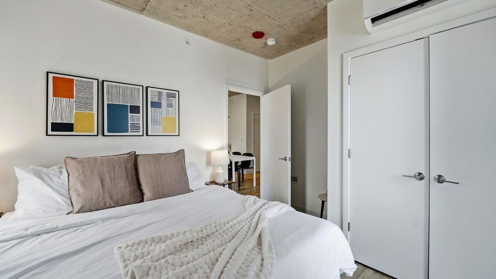 Envitae 4br Modern Sleek Holiday home