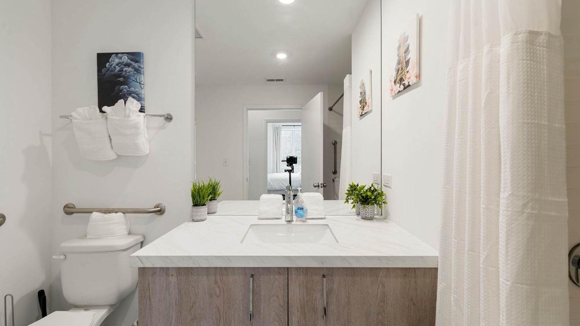 Modern 3br Near Mccormick & South Loop *