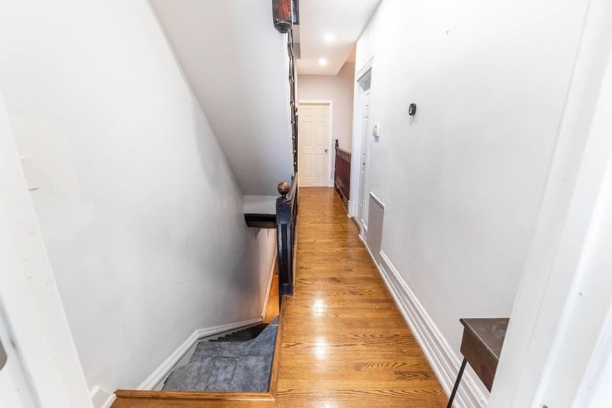 Modern 4 Bedroom Greystone Holiday home Chicago