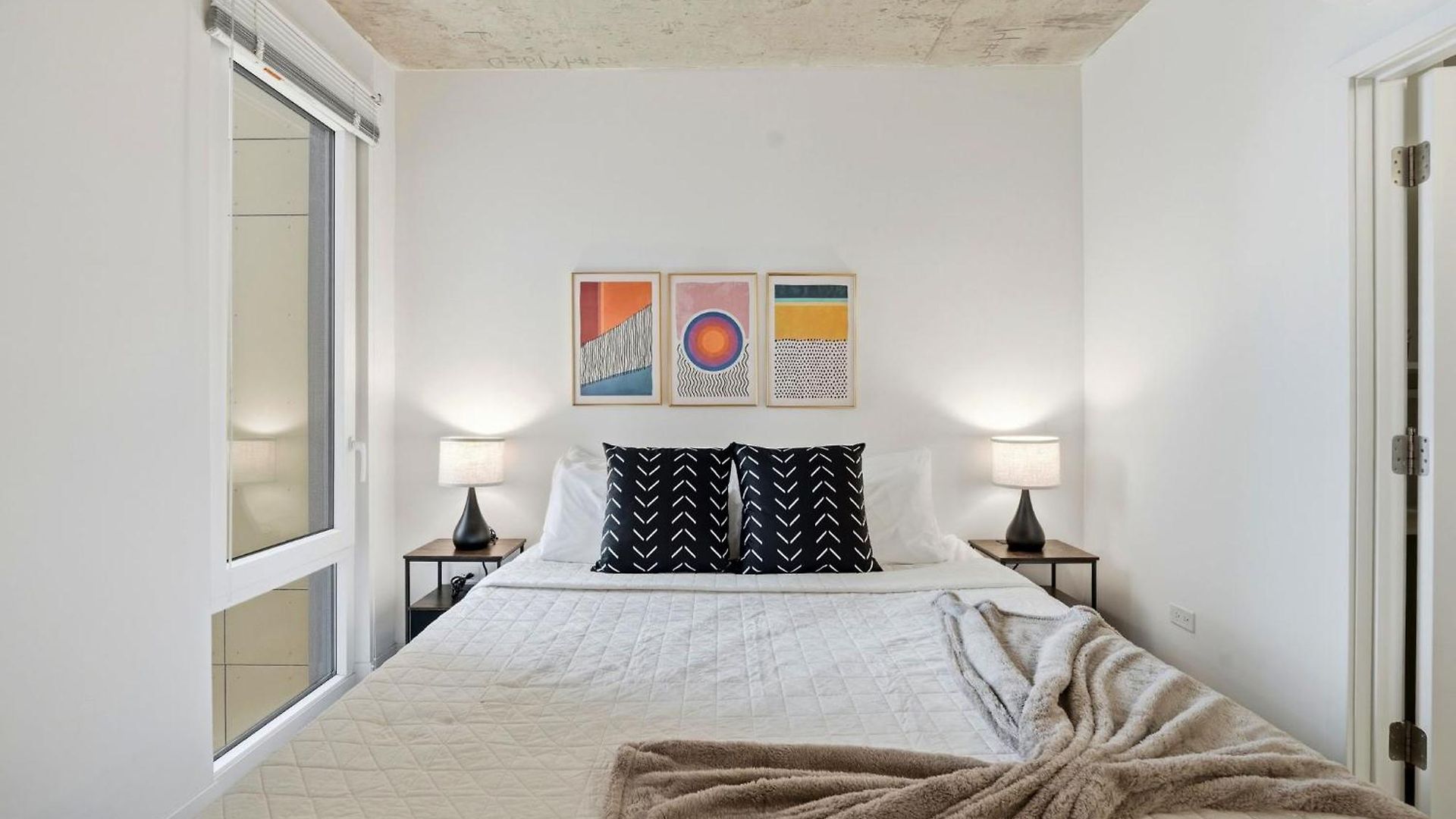 Envitae 4br Modern Sleek Holiday home