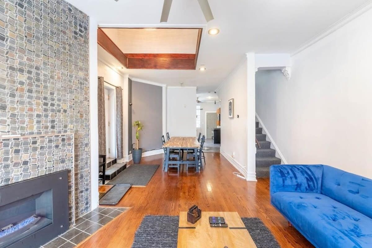 Modern 4 Bedroom Greystone * Chicago