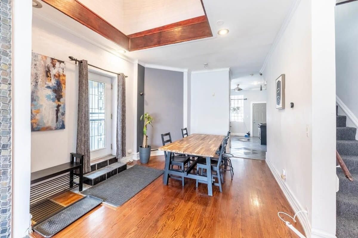 Modern 4 Bedroom Greystone