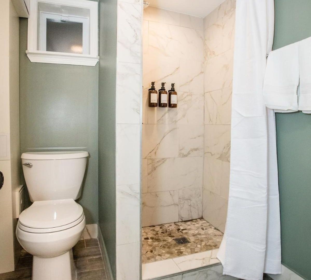 Holiday home The Retreat - Hot Tub, Theater, Game Room, Fire Pit, Bar, Sleeps 14 Chicago