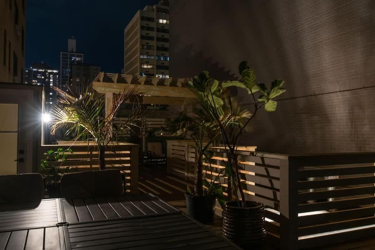 Holiday home Luxury Gold Coast Penthouse With Deck & Views Chicago