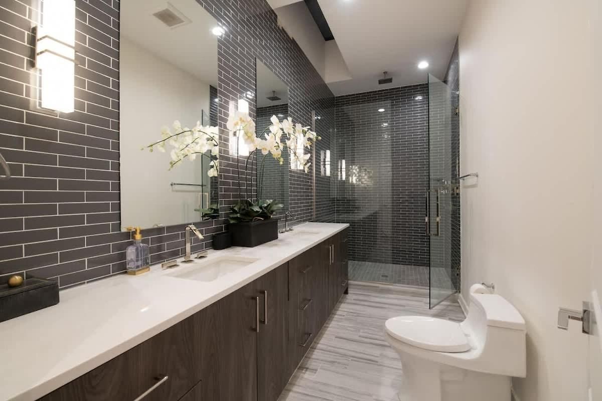 Luxury Gold Coast Penthouse With Deck & Views Chicago