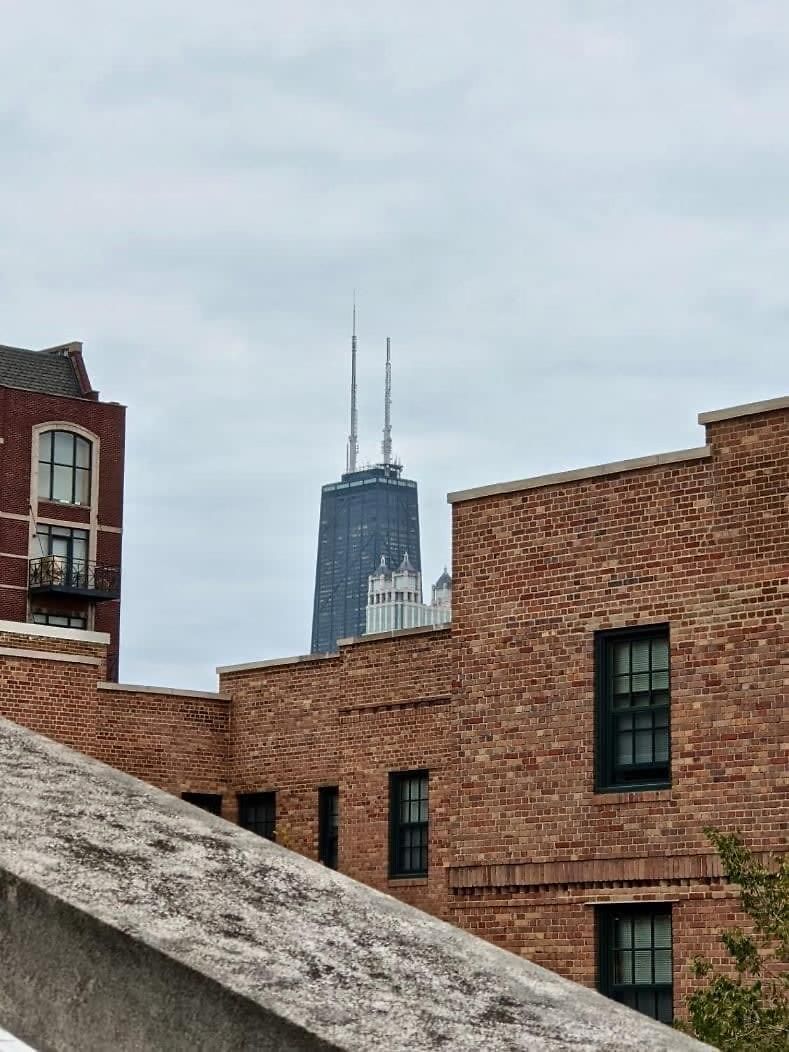 2 Rooftops 2 Car Garage 4 Stories *