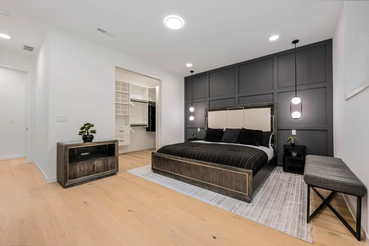 Ultra Modern Luxury - New Construction 4 Bedrooms Holiday home